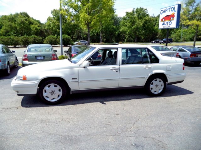 1998 Volvo S90 L.T. 4-w.d. 5.3L