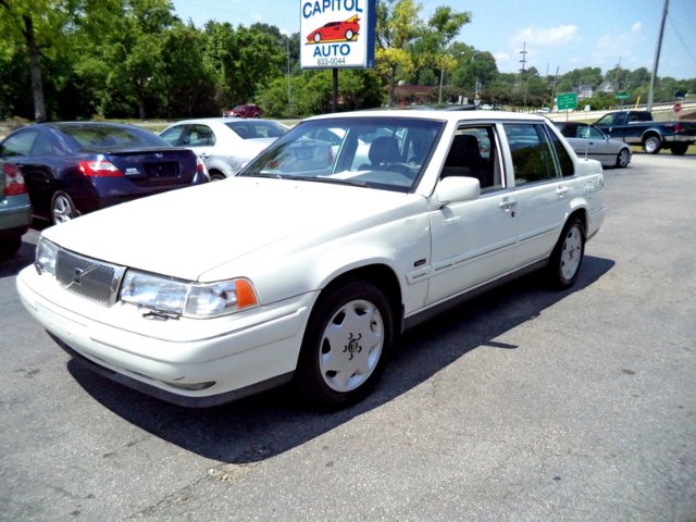 1998 Volvo S90 L.T. 4-w.d. 5.3L