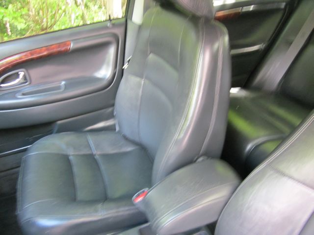 2000 Volvo V40 Base