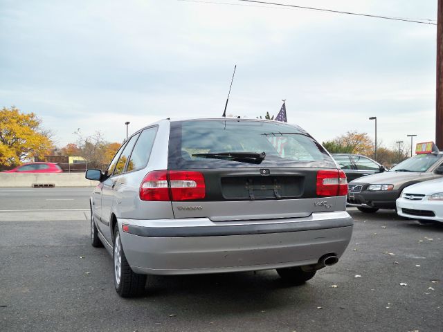 2001 Volvo V40 Unknown