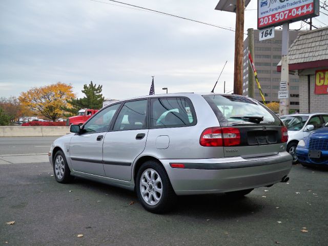 2001 Volvo V40 Unknown