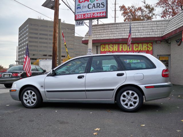 2001 Volvo V40 Unknown