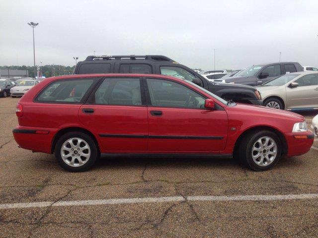 2001 Volvo V40 Unknown
