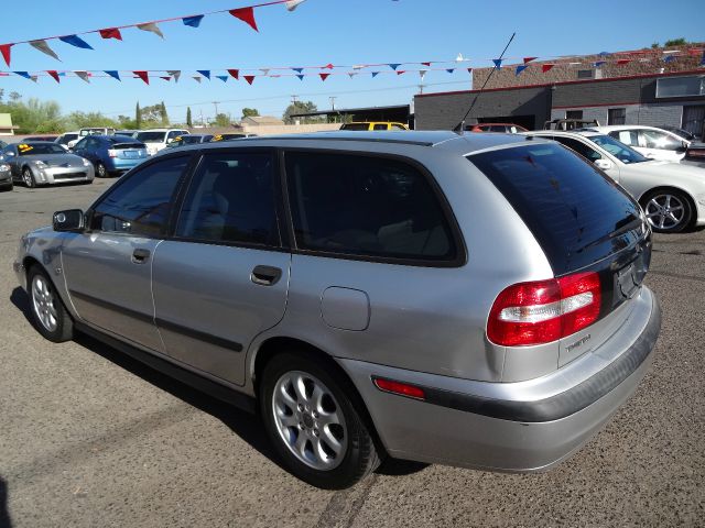2002 Volvo V40 8
