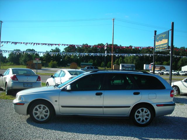 2002 Volvo V40 8