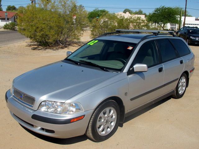2002 Volvo V40 530i - 5 YR Warranty Included