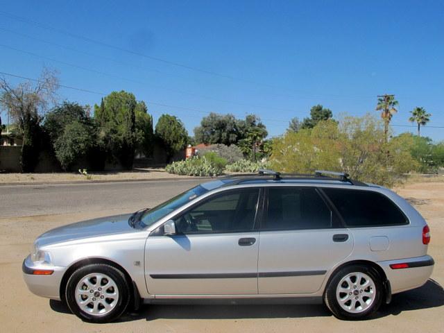 2002 Volvo V40 530i - 5 YR Warranty Included