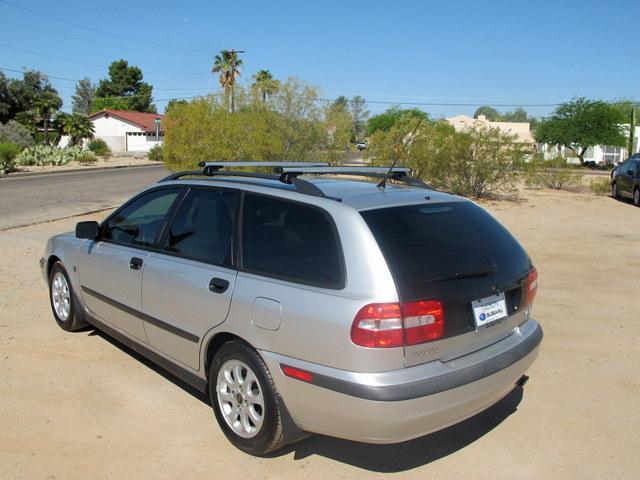 2002 Volvo V40 530i - 5 YR Warranty Included
