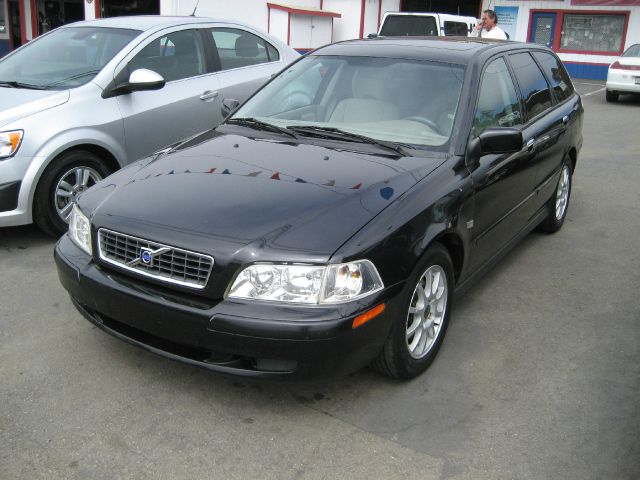 2003 Volvo V40 8