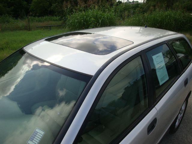 2004 Volvo V40 Base