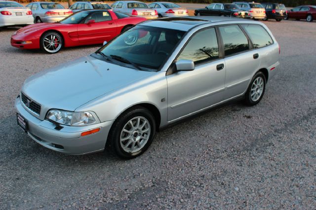 2004 Volvo V40 SW2