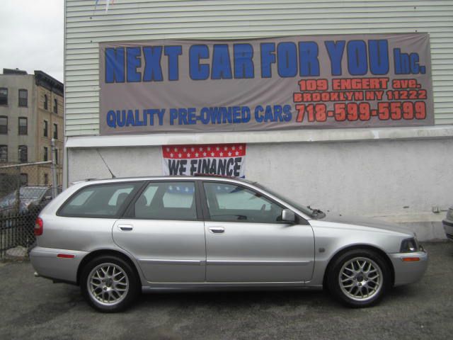 2004 Volvo V40 Loaded Up