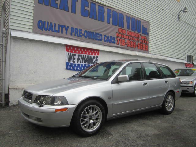 2004 Volvo V40 Loaded Up