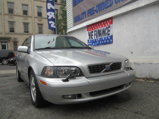 2004 Volvo V40 Loaded Up