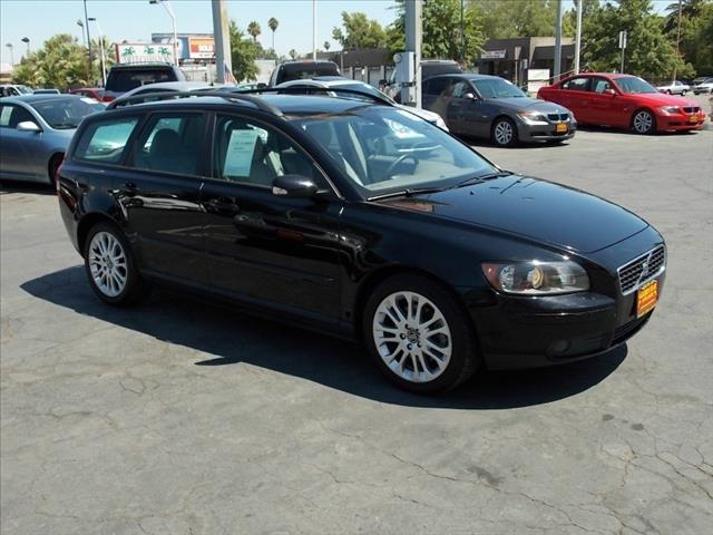 2005 Volvo V50 2WD Crew Cab SWB FFV