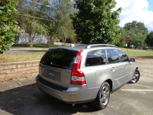 2005 Volvo V50 CREW CAB 153.0 WB SLE