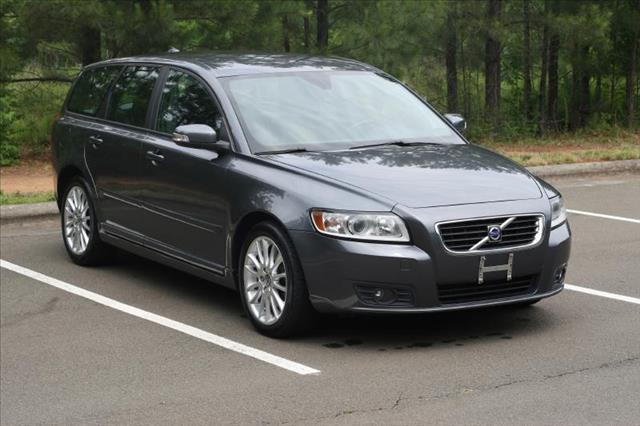 2010 Volvo V50 XLT REG CAB 4X4