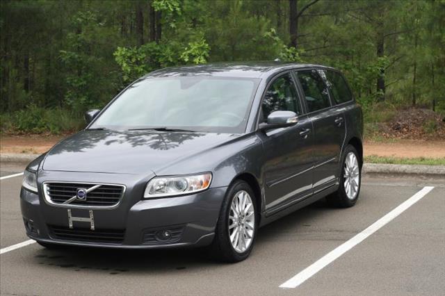 2010 Volvo V50 XLT REG CAB 4X4