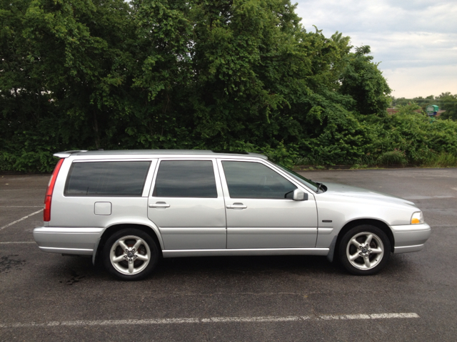1998 Volvo V70 EX - DUAL Power Doors