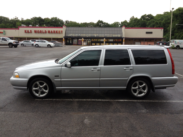 1998 Volvo V70 EX - DUAL Power Doors