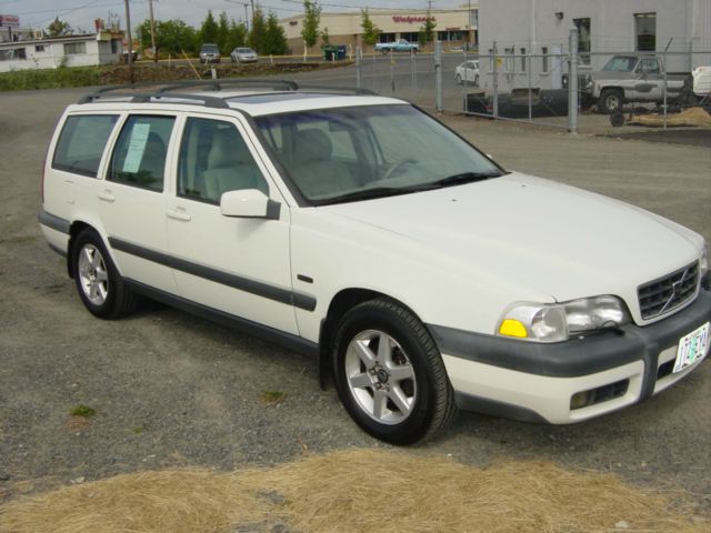1998 Volvo V70 EX - DUAL Power Doors