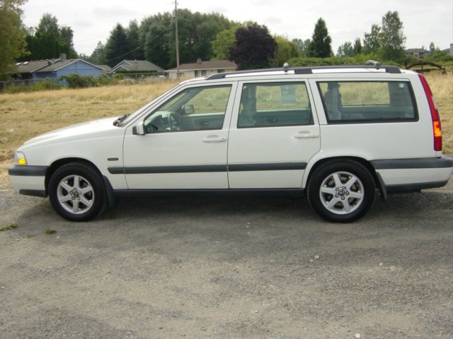 1998 Volvo V70 EX - DUAL Power Doors