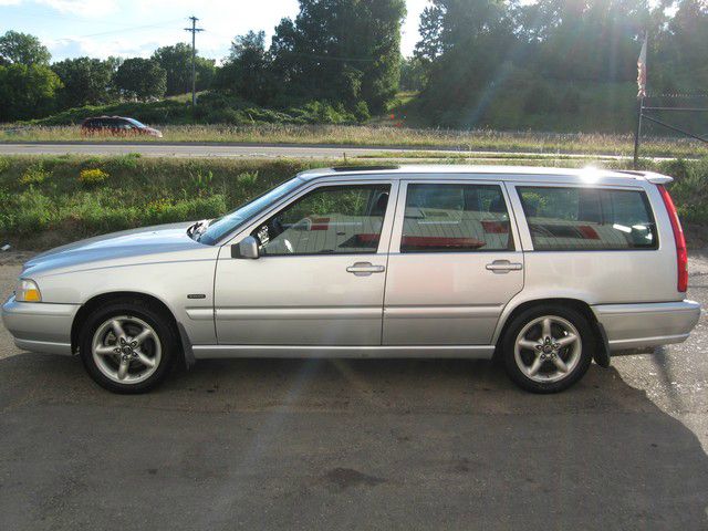 1998 Volvo V70 EX - DUAL Power Doors