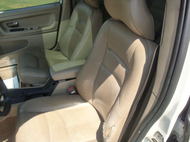 1998 Volvo V70 Base