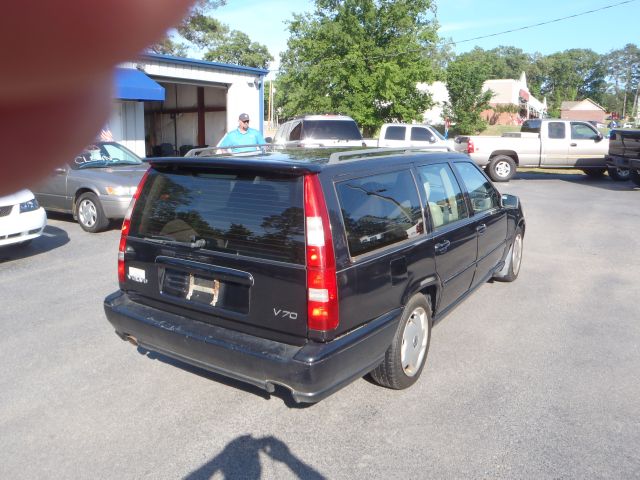 1998 Volvo V70 Base