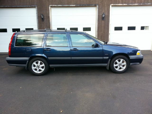 1998 Volvo V70 EX - DUAL Power Doors