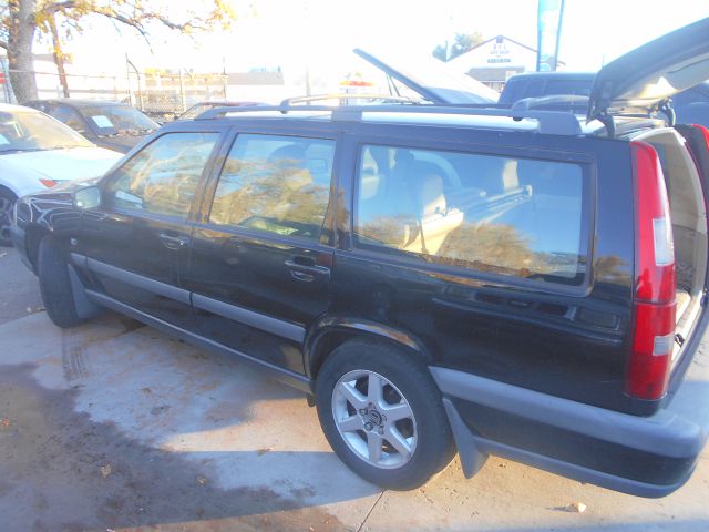 1999 Volvo V70 EX - DUAL Power Doors