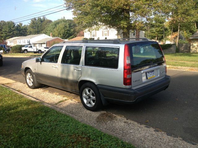 1999 Volvo V70 EX - DUAL Power Doors