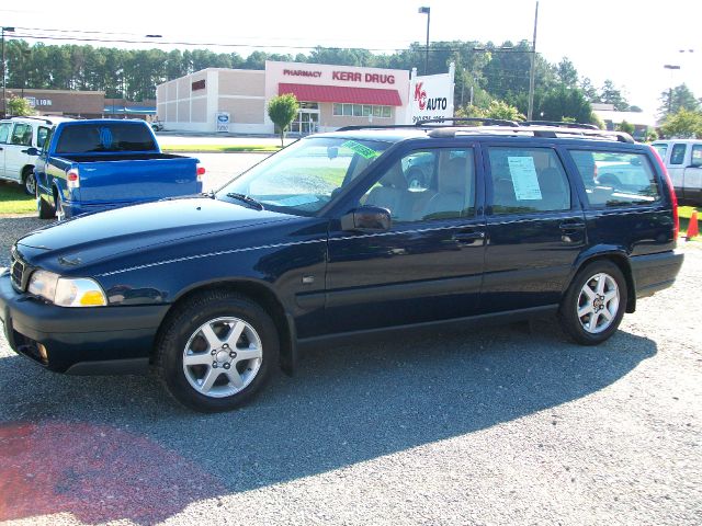 1999 Volvo V70 530xi 4dr Sdn AWD