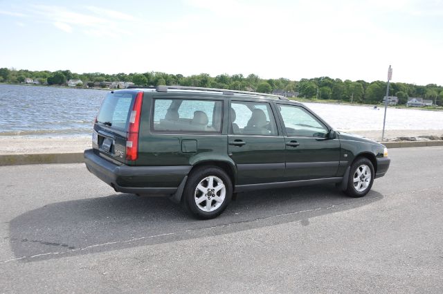 1999 Volvo V70 EX - DUAL Power Doors