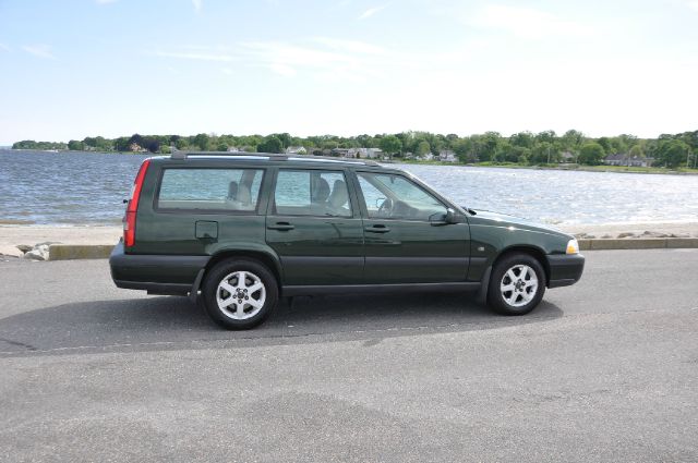 1999 Volvo V70 EX - DUAL Power Doors