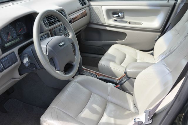 1999 Volvo V70 EX - DUAL Power Doors