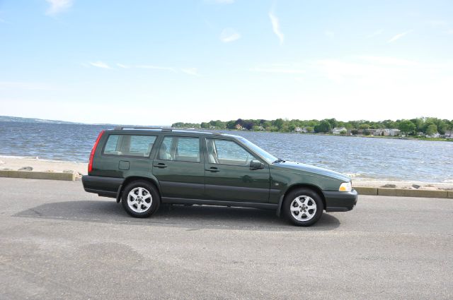 1999 Volvo V70 EX - DUAL Power Doors