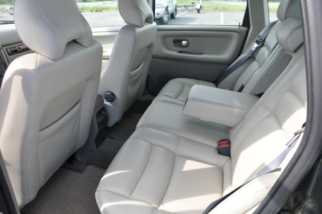 1999 Volvo V70 EX - DUAL Power Doors