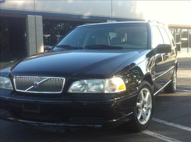 2000 Volvo V70 Unknown