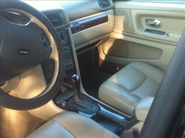 2000 Volvo V70 Unknown