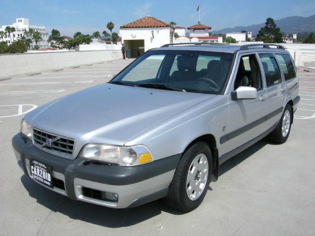 2000 Volvo V70 EX - DUAL Power Doors