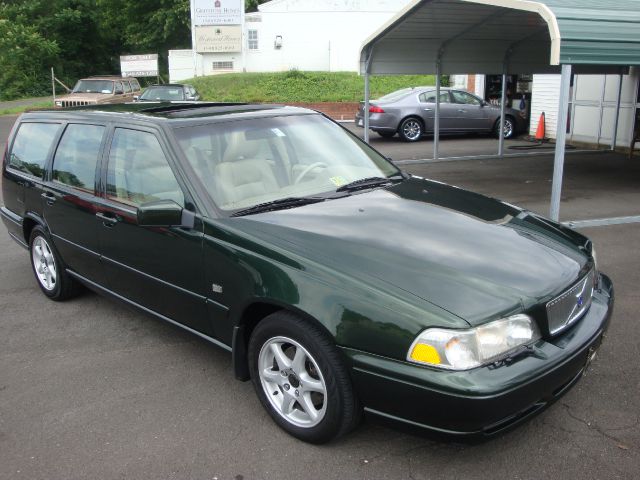 2000 Volvo V70 X