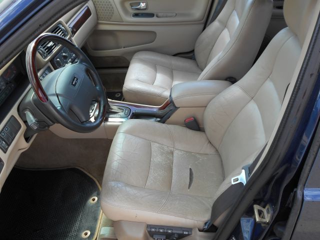 2000 Volvo V70 EX - DUAL Power Doors