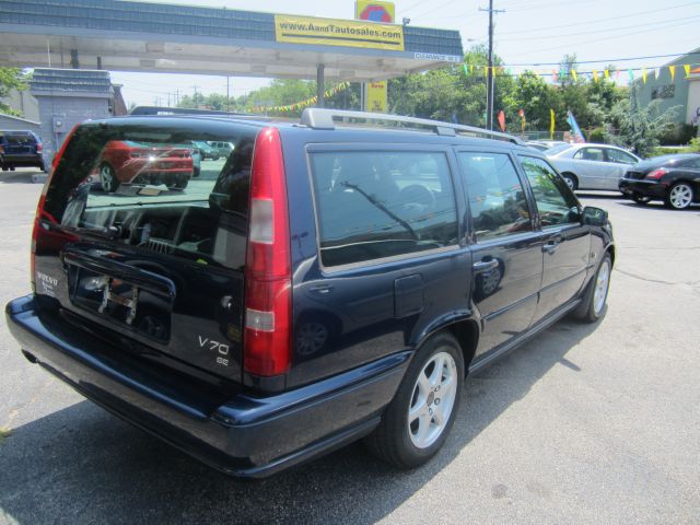 2000 Volvo V70 X