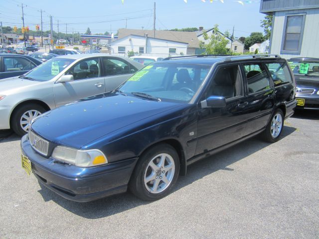 2000 Volvo V70 X