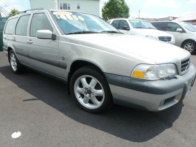 2000 Volvo V70 EX - DUAL Power Doors