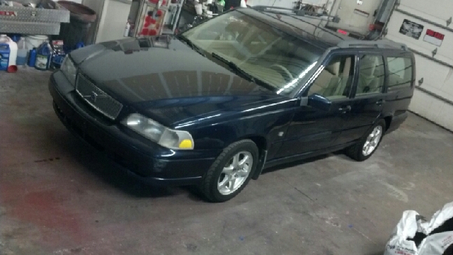 2000 Volvo V70 X