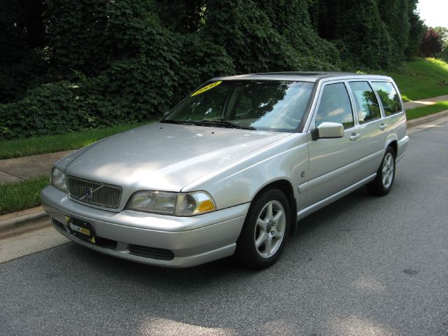 2000 Volvo V70 X