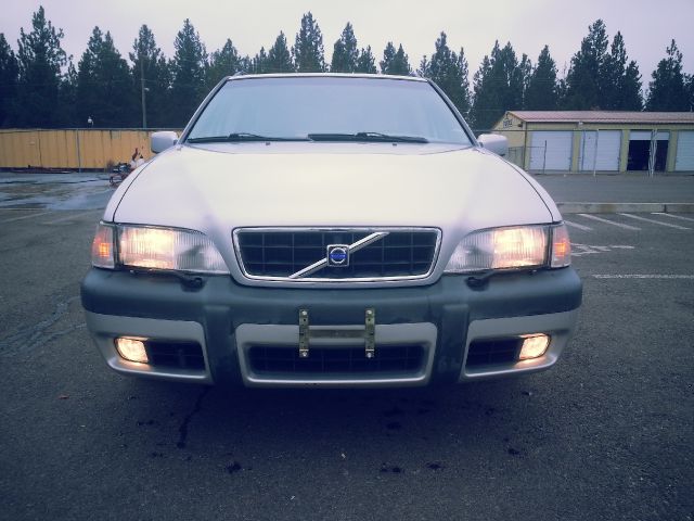 2000 Volvo V70 EX - DUAL Power Doors