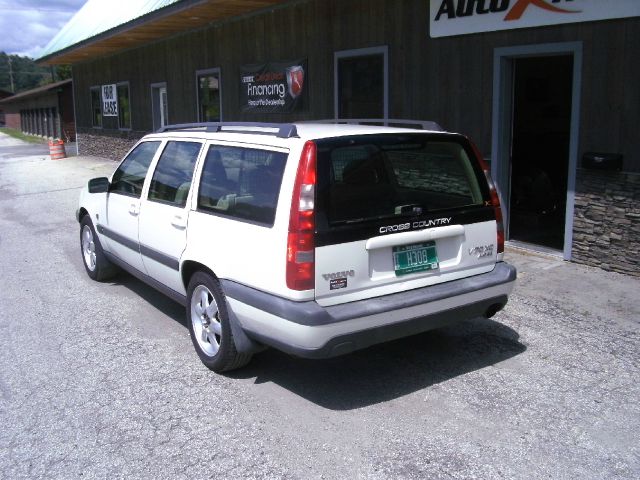 2000 Volvo V70 EX - DUAL Power Doors